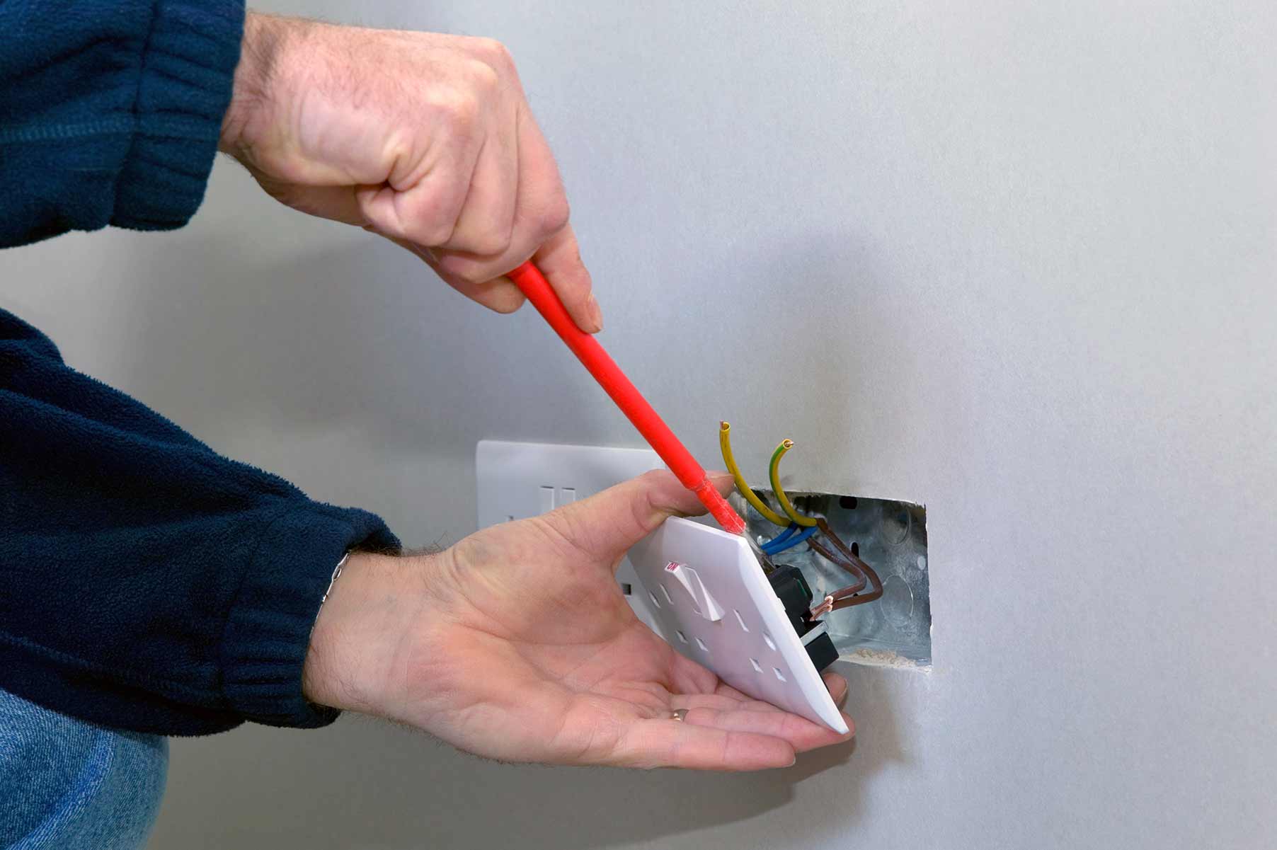 Our electricians can install plug sockets for domestic and commercial proeprties in Hereford and the local area. 